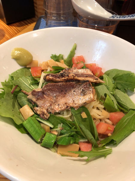 「【5月限定】『イワシの白焼き冷製和えそば』 和タリアン仕立て」@らぁ麺屋 つなぎの写真