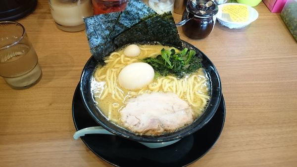 「味玉ラーメン」@町田商店 美原黒山店の写真