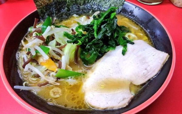 「ラーメン並＋野菜」@横濱家系ラーメン 勝鬨家の写真