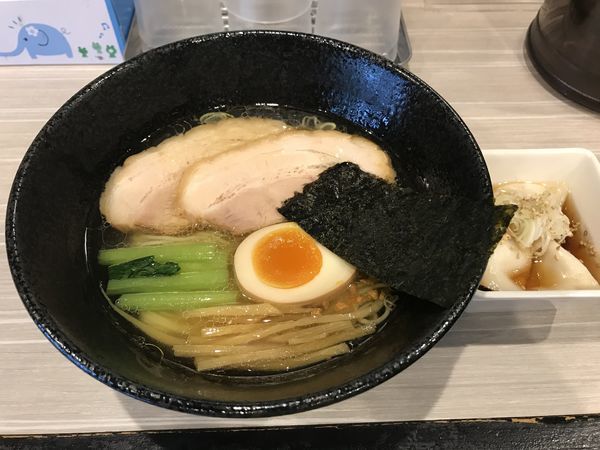 「らぁめん塩 ＋ クーポン水餃子」@麺屋 みのまるの写真