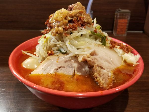 「辛いラーメン+味玉(950円)」@ピコピコポンの写真