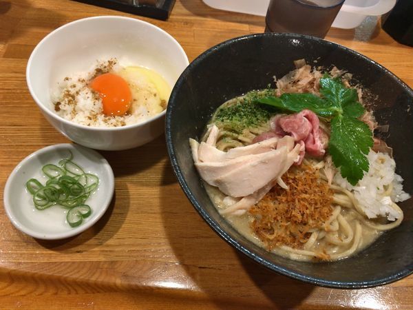 「帆立と赤海老のまぜそば」@麺屋 ひな多の写真