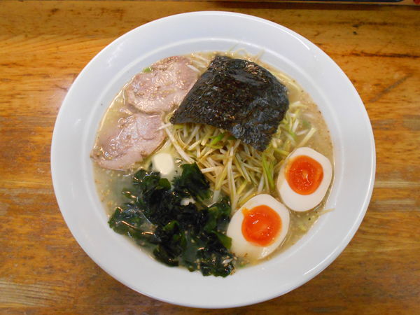 「塩ネギラーメン [大盛]（煮玉子TP）」@ラーメンショップ 高柳店の写真