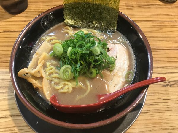 「濃厚ラーメン」@濃厚豚骨ラーメン専門 濃厚軍団 山之手店の写真
