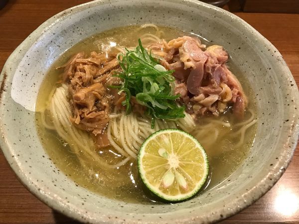 「【夏季限定】小アジにぼしの冷やしそば  大盛  850円」@荒町商店中華そば ふじやまの写真