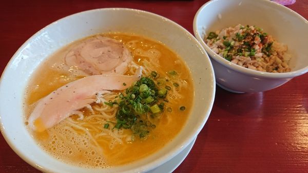 「濃厚鶏白湯塩ラーメン」@ら～めんつけ麺 えびすの写真