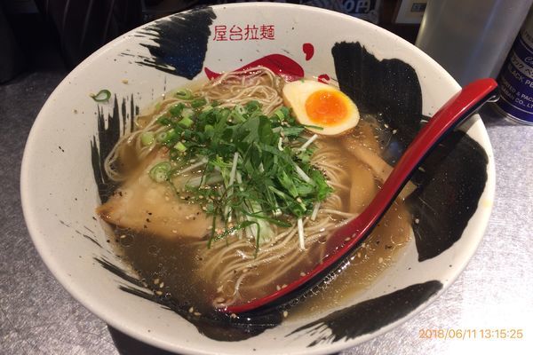 「牛骨塩らーめん 780円」@屋台拉麺 一’s 船橋店の写真