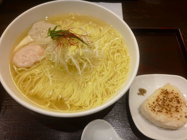 「あら炊き 塩らぁめん♢へしこ焼きおにぎり付き¥980／大盛り」@麺屋 海神の写真