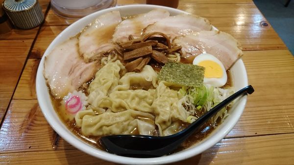 「チャーシューワンタン麺+大盛り」@東池袋大勝軒 昭島店の写真