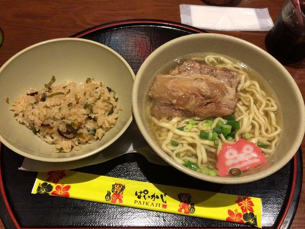 「ソーキそば」@沖縄の台所 ぱいかじ 新宿新南口店の写真