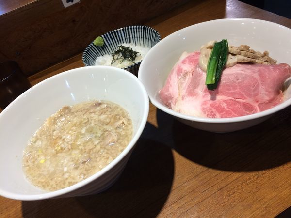 「豚🐷チャーシューのつけそば 細麺」@寿製麺よしかわ 川越店の写真