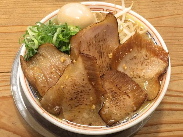 「炙りトロ肉チャーシュー麺」@博多だるま 総本店の写真