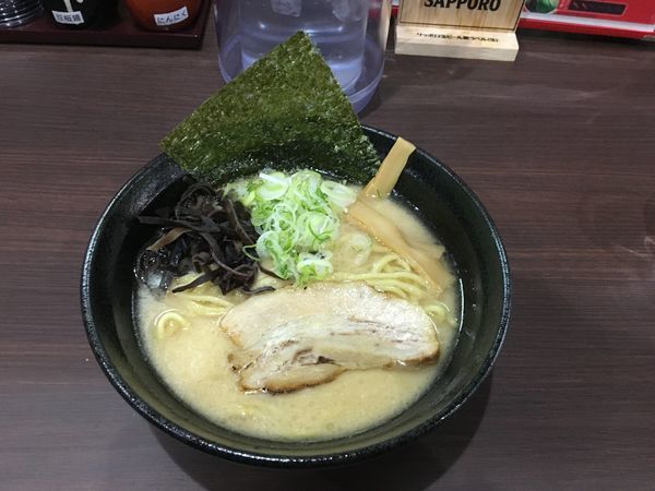 「醤油とんこつ」@豚骨ラーメン ぜろや 稲毛海岸店の写真