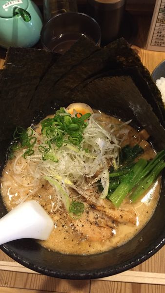 「白きち全部入り」@焼きあご煮干しラーメン きちの写真