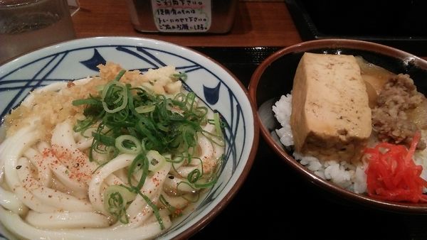 「ひやかけ並 290円 +肉豆腐丼 390円(だったかな)」@丸亀製麺 シャポー本八幡店の写真
