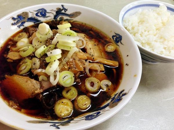 「中華そば小+ごはん」@大喜 駅前店の写真