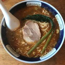 担々麺 800円