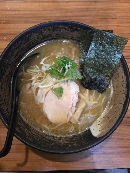「濃厚豚骨醤油そば 780円」@濃厚鶏そば 麺屋武一 新橋本店の写真
