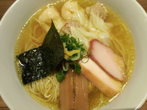 「白旨にこにこワンタン麺」@中華soba いそべの写真