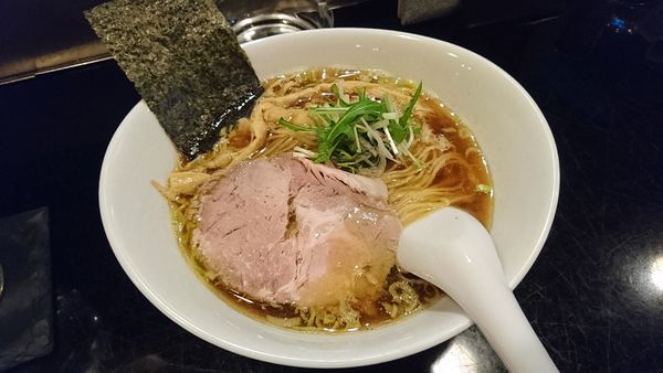 「あご出汁醤油ラーメン」@鶏鬼 ～TRICKY～の写真