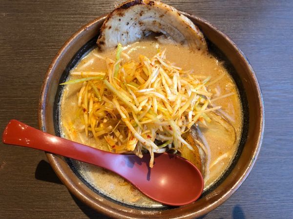 「北海道肉味噌ネギラーメン チャー１枚トッピ」@麺場 田所商店 相模原店の写真
