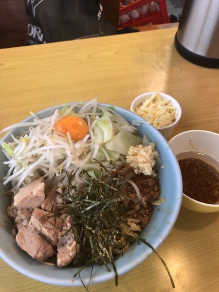 「115まぜそば醤油 チーズトッピング」@らーめんコジマルの写真