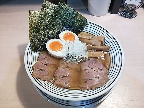 「煮干しらぁめん全部入り」@煮干しらぁめん 猫トラ亭の写真