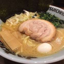 豚骨醤油ラーメン¥780