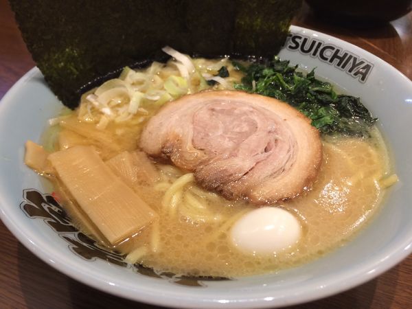 「豚骨醤油ラーメン¥780」@松壱家 戸塚店の写真