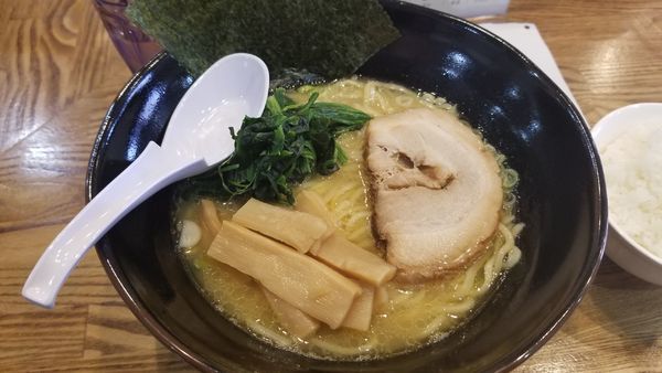 「豚骨魚介　２号らあめん　塩大」@らあめん 万咲 松本店の写真