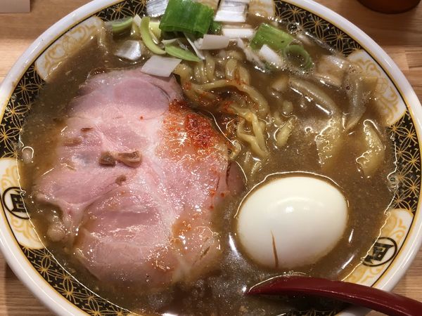 「すごい煮干しラーメン＆味玉」@ラーメン凪 福岡空港店の写真