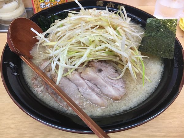 「定番 中 ワカメ 脂多め」@ラーメン青木亭 越谷店の写真