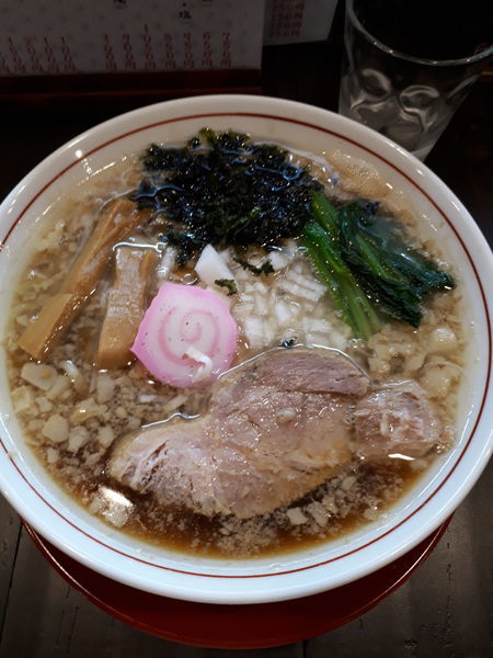 「(限定)背油煮干中華そば〈油普通〉850円」@まるふじ食堂の写真