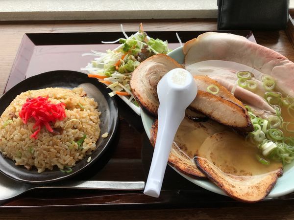 「チャーシューメン＋半チャーハン1,040円」@ラーメン悟空の写真