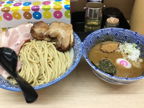 「つけめん(中)＋チャーシュー」@狼煙 大宮店の写真