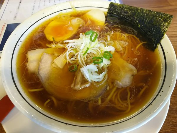 「中華そば（醤油）　※鶏チャー抜き　＋味玉：サービス券」@中華蕎麦 日暈の写真