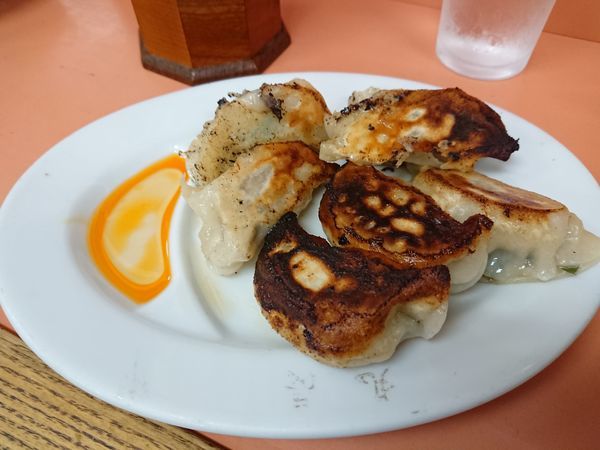 「餃子480円＋ラーメン520円」@丸長 下北沢店の写真