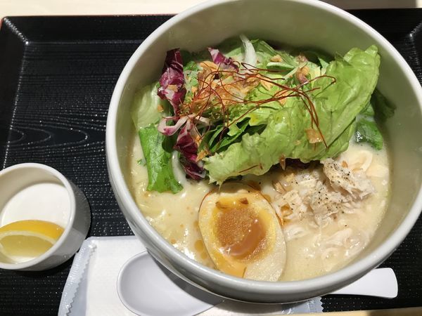 「鶏白湯らーめん」@鶏白湯らーめん 自由が丘蔭山 プライムツリー赤池店の写真