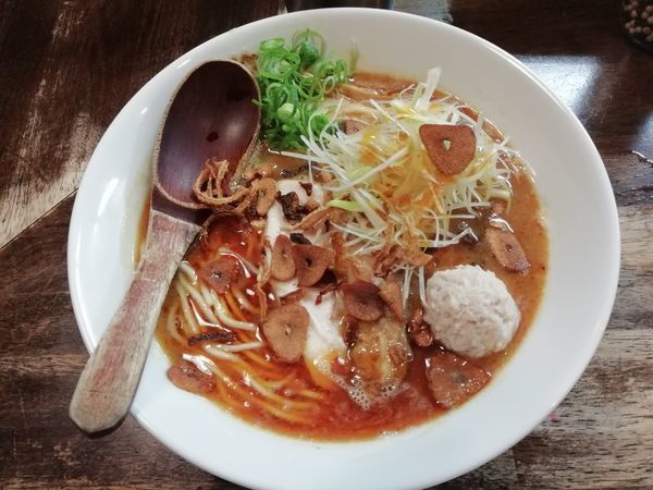 「紅らーめん（900円）」@らーめん チキントの写真