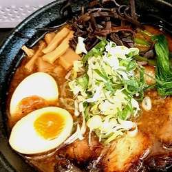 特製豚骨魚介らあめん @880円