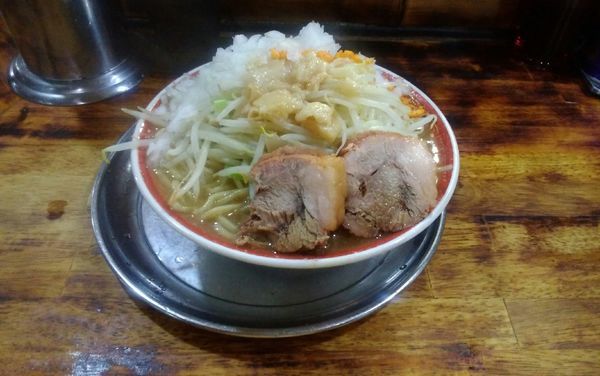 「小ラーメン（味薄目）　野菜少し増し、アブラ、辛揚、タマネギ」@麺でる 多摩センター店の写真