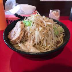 ラーメン中