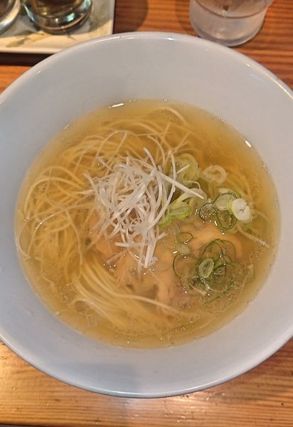 「かけそば(塩)&チャーシュー」@らーめん芝浜の写真