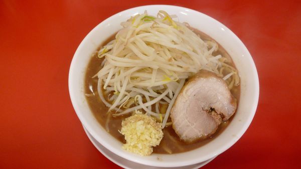 「ラーメン¥750／ニンニク¥0」@鷹の目 獨協大学前本店の写真