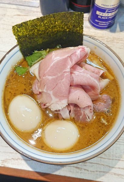 「特製四つ葉ブラック」@中華そば 四つ葉の写真