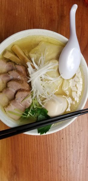 「特製塩ラーメン」@純手打ち 麺と未来の写真