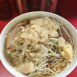 小豚入り ヤサイアブラニンニク少し+ふりふりカレー