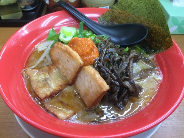 「豚骨赤(野菜たっぷりラーメン)」@博多らーめん 一心堂の写真