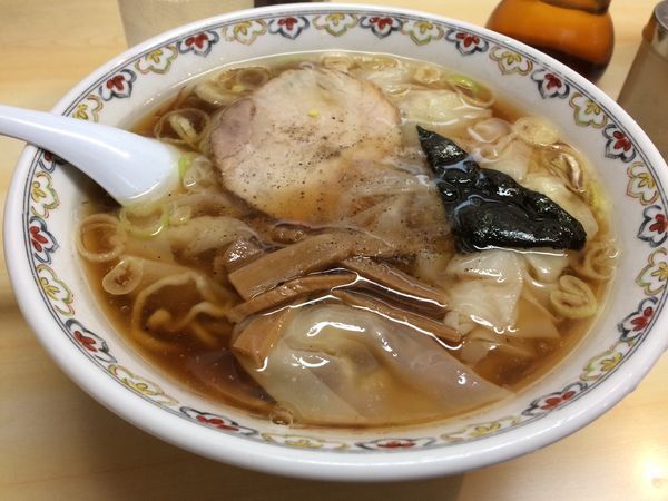 「ワンタン麺(1250円)」@春木屋 荻窪本店の写真
