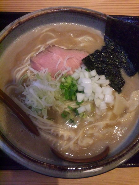 「濃厚中華そば800円+替玉」@麺通 伊武記の写真